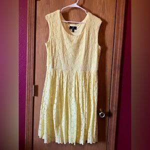 Ronni Nicole yellow, sleeveless sundress. Eyelet pattern overlay, size 14